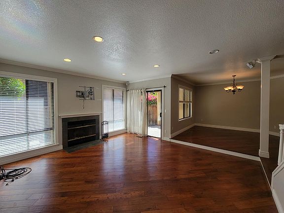3rd image of 2381 Leptis Cir