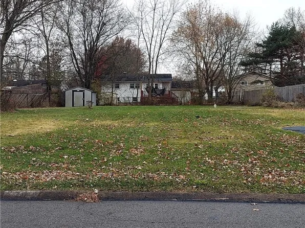 639 Aurora Dr, Youngstown, OH 44505