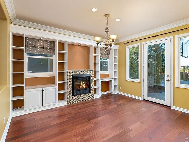 3267 Huntfield St — Photo 4