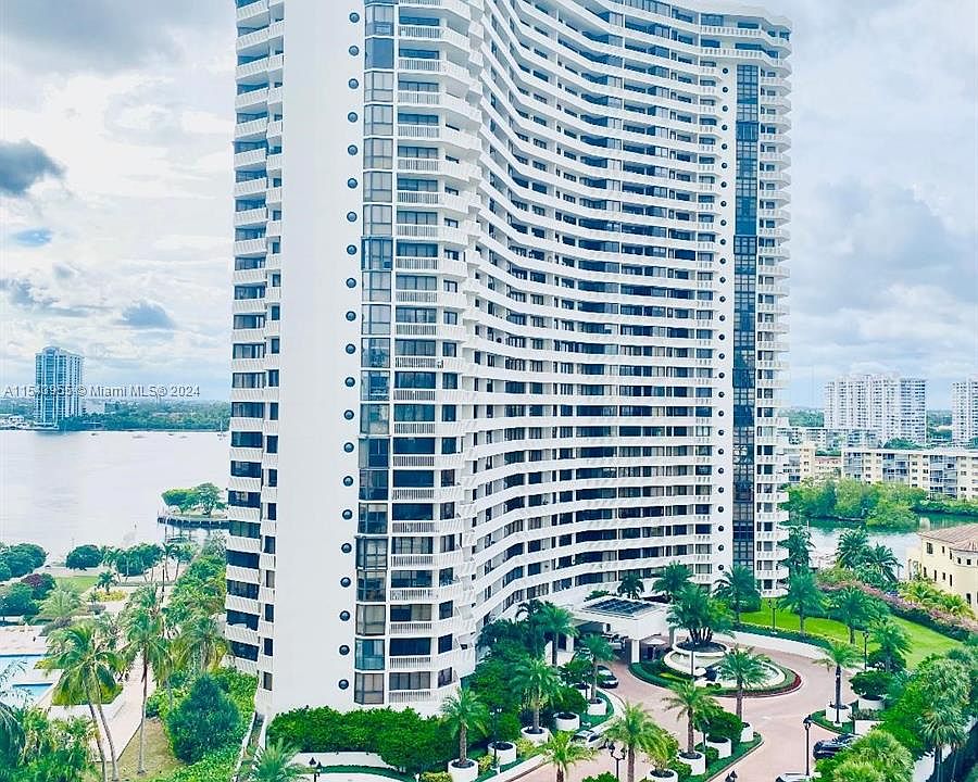 1st image of 1000 W Island Blvd #310