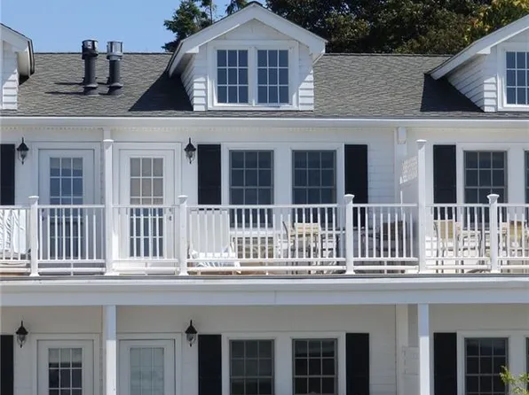 44 Bay St, Westerly, RI 02891