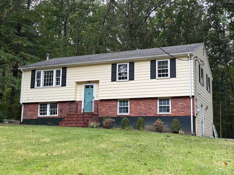 8 Whalen Rd