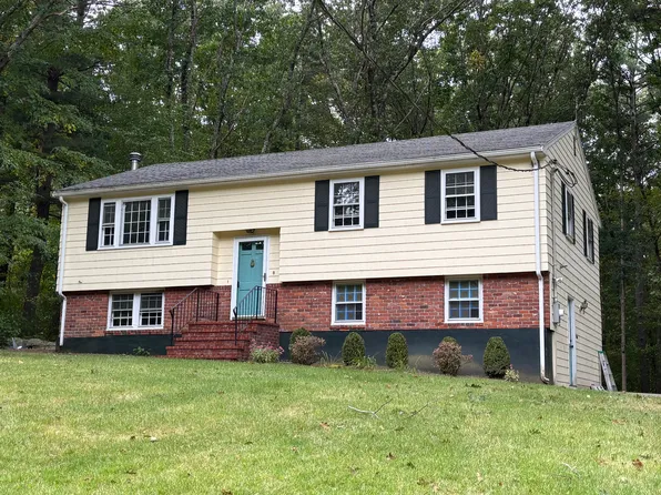 8 Whalen Rd, Hopkinton, MA 01748