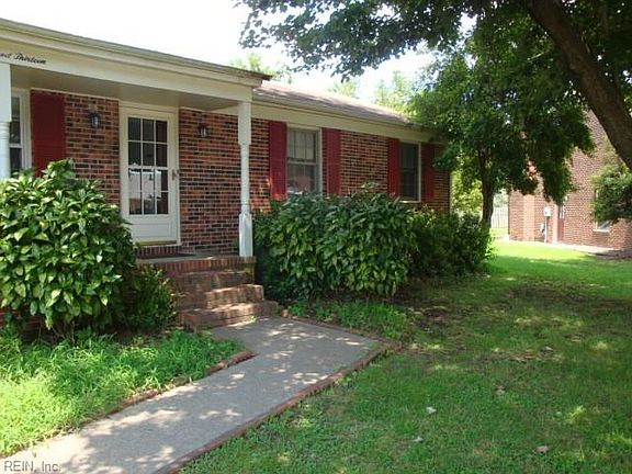 2nd image of 213 Troy Pl
