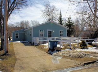 1126 Riverside St, Cadillac, MI 49601