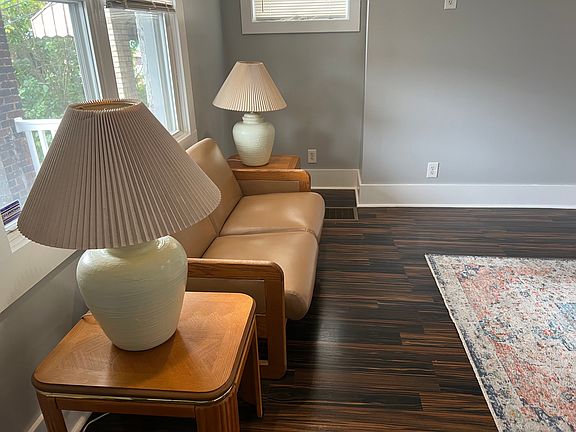 3rd image of 267 Robinson St