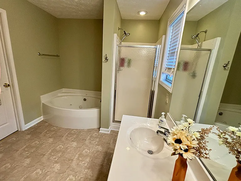 4710 Bay Cove Ct — Photo 24