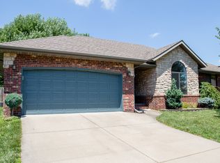 661 S Meteor Ave, Springfield, MO 65802