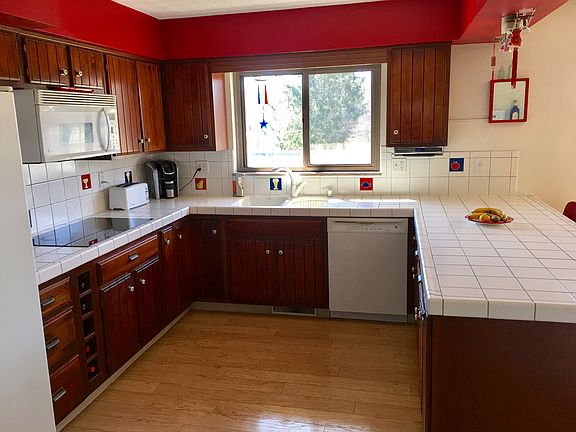 2nd image of 2850 Fernside Ct