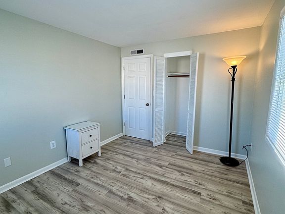 5th image of 10 43rd St Unit 5