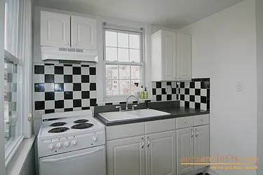 Rented by aptsandlofts.com