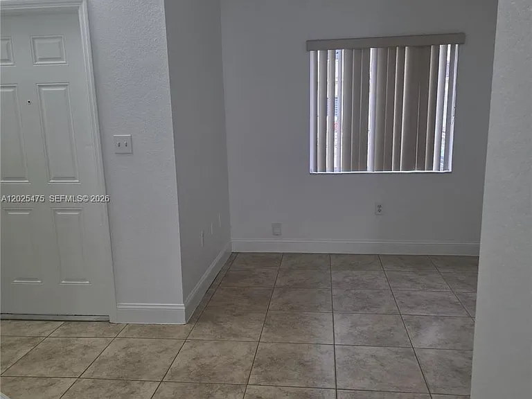7477 NW 181st St — Photo 5