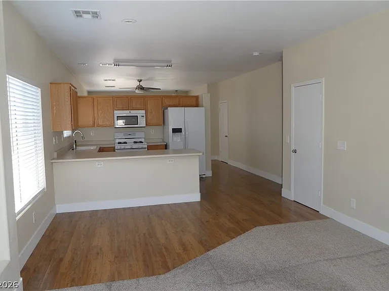 6038 Blue Autumn St — Photo 11