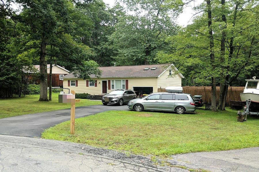 2nd image of 17 Birchwood Ct
