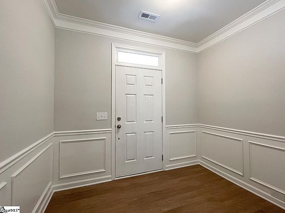 3rd image of 409 Wallen Ct