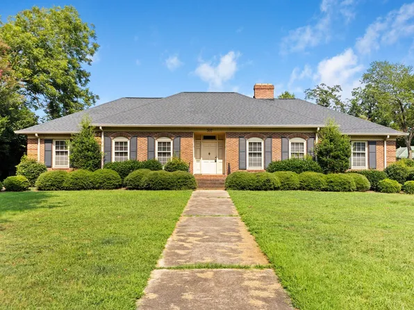 307 S Broad St, Clinton, SC 29325