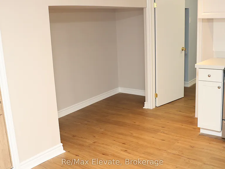 66 Woodgarden Cres #BASEMENT — Photo 9