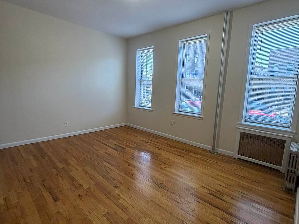 1st image of 4413 28th Ave APT 1