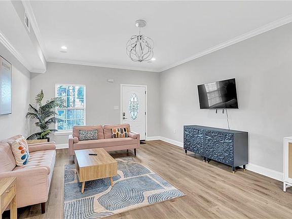 4th image of 3809 Ulloa St