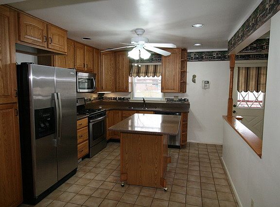 3rd image of 905 N Alann Dr