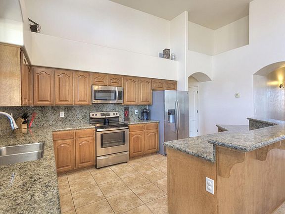4th image of 1549 W Placita Lluvia De Oro