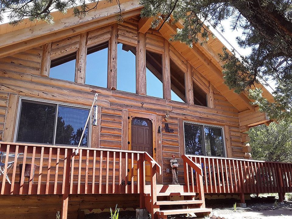 Front of Log Cabin home