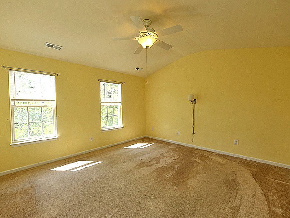 1st image of 225 Basset Hall Dr
