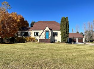 618 E 2nd St, Starbuck, MN 56381