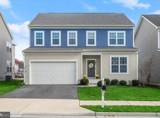 820 Mildenhall Ct, Purcellville, VA 20132