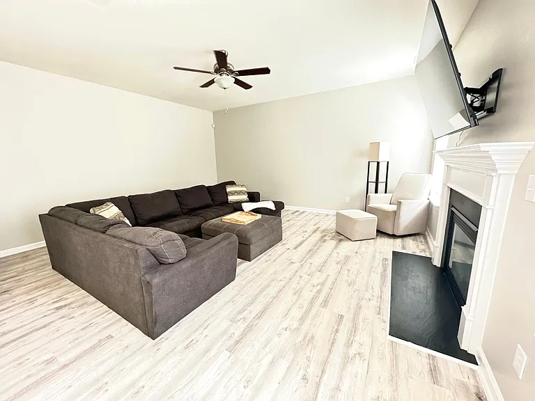 231 Stobhill Ln — Photo 7