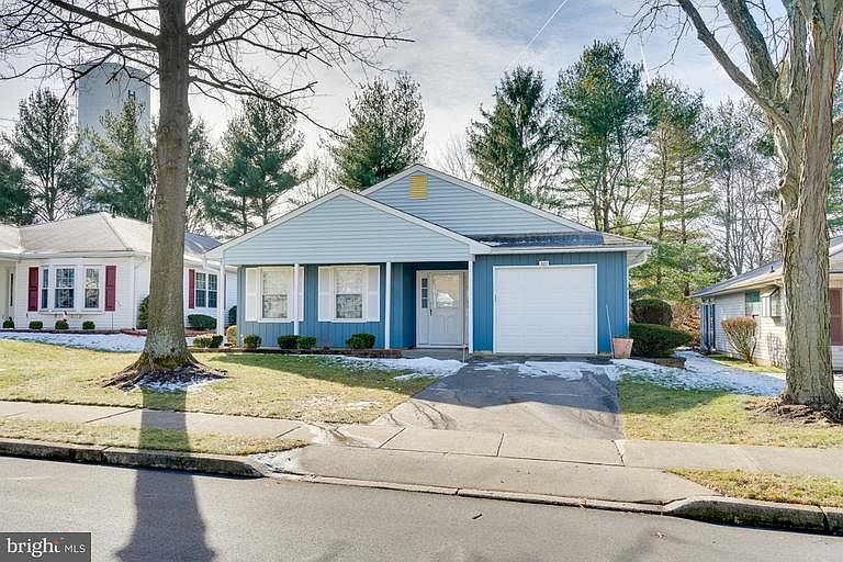 1st image of 307 Hilltop Ln E