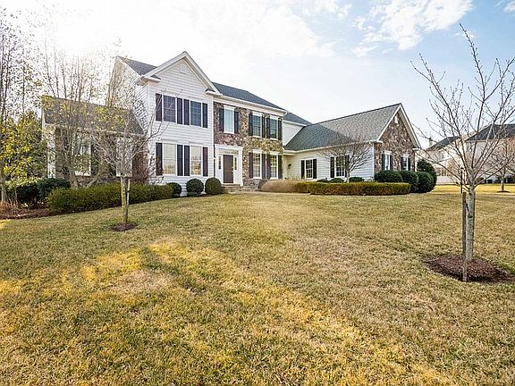 5th image of 14951 Gaines Mill Cir