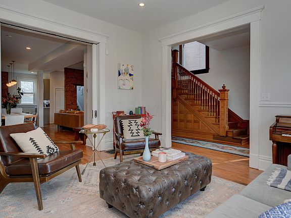 5th image of 72 Hoffman Ave