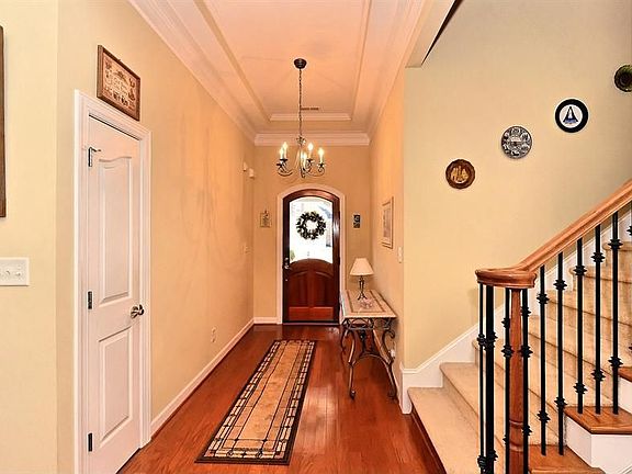 3rd image of 742 Cherry Hills Pl