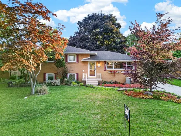 2445 Everts Ave, Windsor, ON N9E 2T8