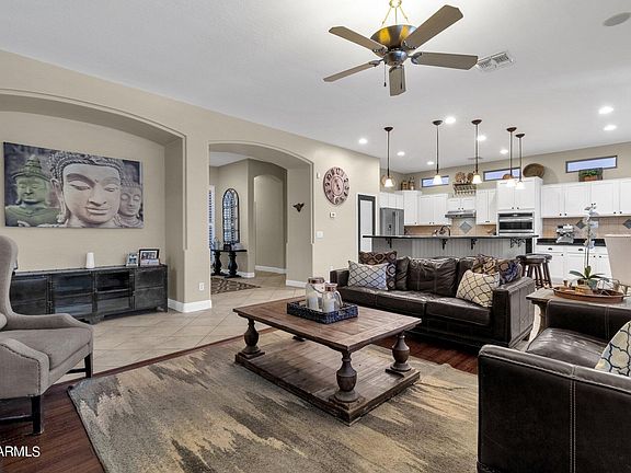 4th image of 2149 E WINCHESTER Way