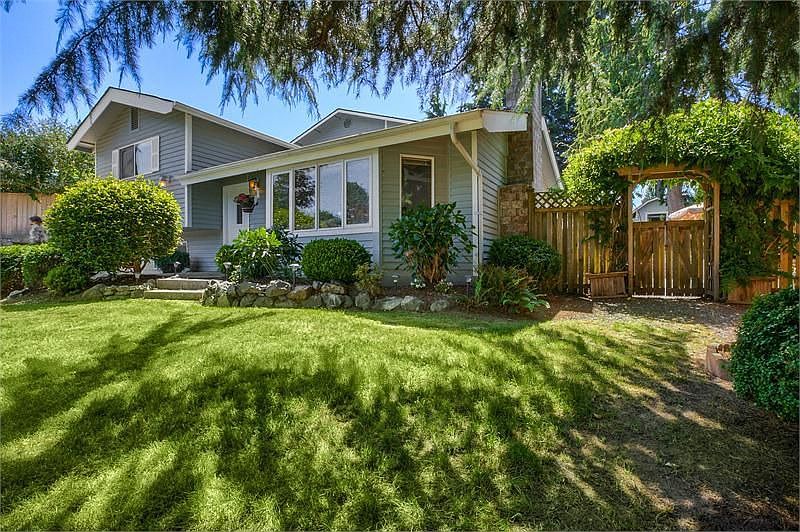 1st image of 1632 114th Dr SE