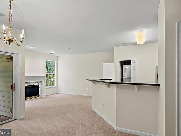 4th image of 15618 Everglade Ln APT 106