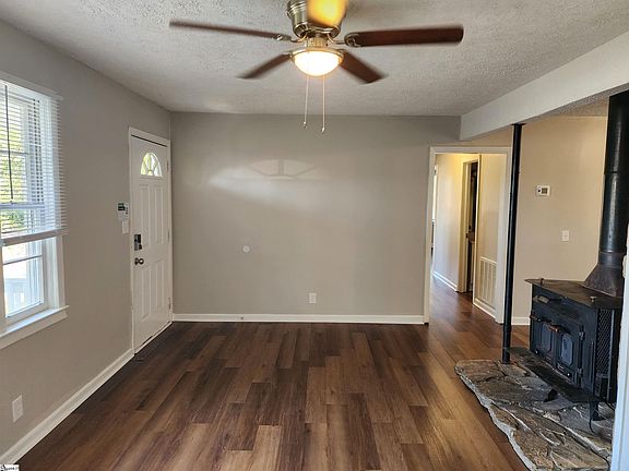 2nd image of 28 Kay Dr