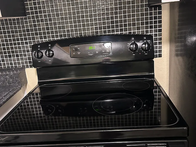Stove electric glass top