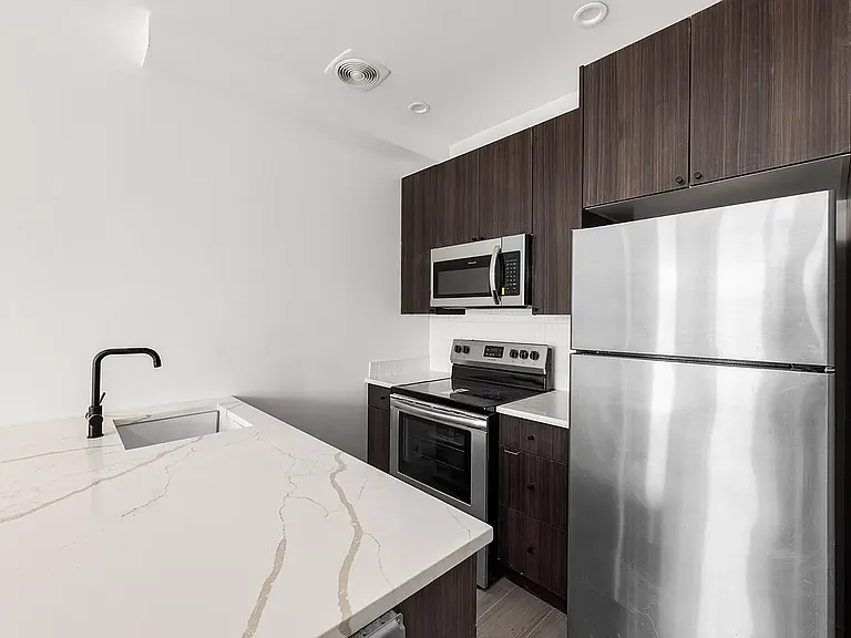 388 Cornelia St #2 — Photo 3