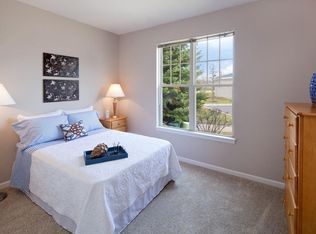 801 N Edinburgh Ct APT 202, Round Lake, IL 60073