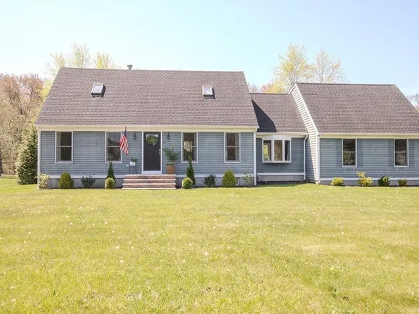 51 Forge Rd, Somerset, MA 02726