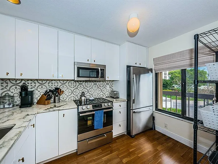 6295 Bahia Del Mar Cir #216 — Photo 10