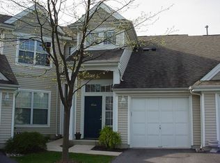 1044 Deerhaven Ter, Stewartsville, NJ 08886