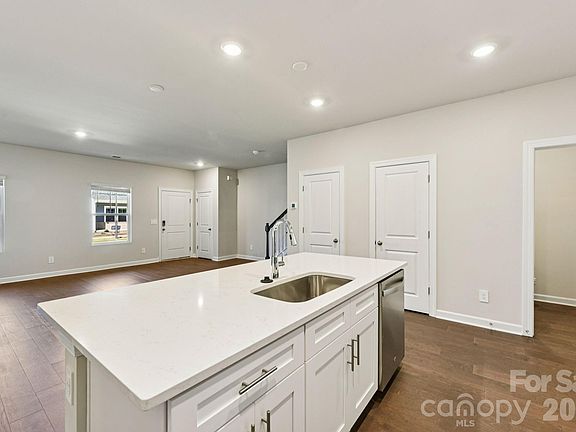 3rd image of 104 Ciara Pl #D
