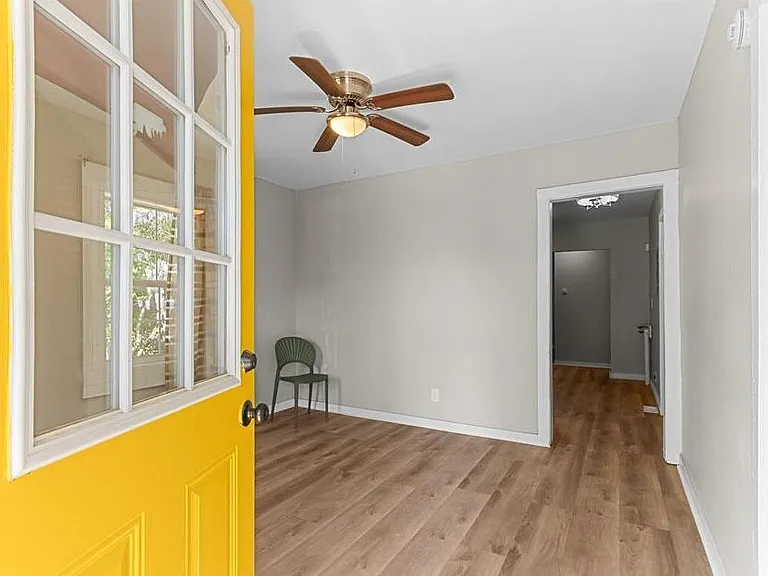 2164 Monroe Ave — Photo 3