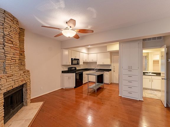 3rd image of 2612 San Pedro St APT 103