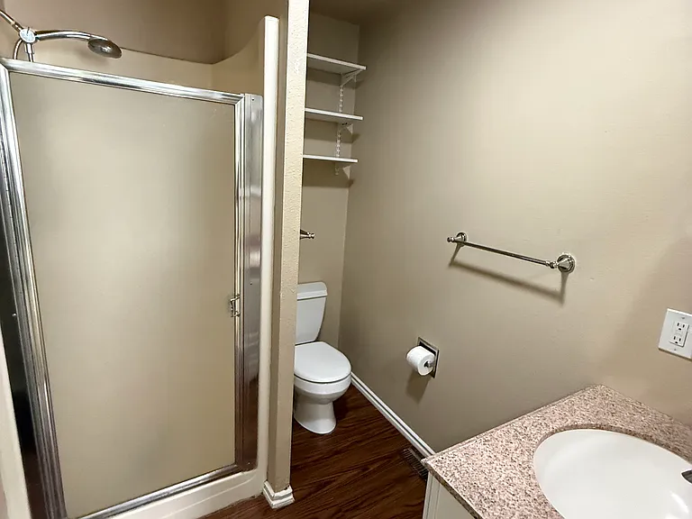 2703 W Texas St — Photo 22