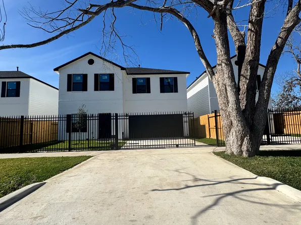 6905 Eastland St, Houston, TX 77028